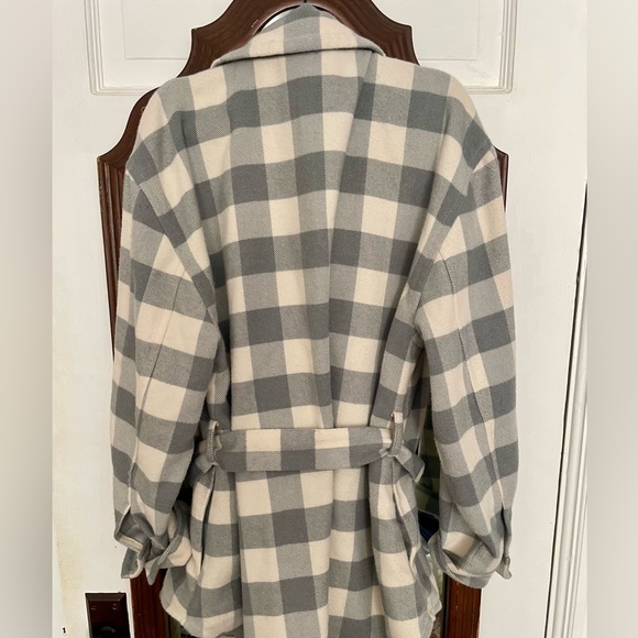 Gray and Cream Plaid Loft Outlet Flannel Shacket - Picture 3 of 7